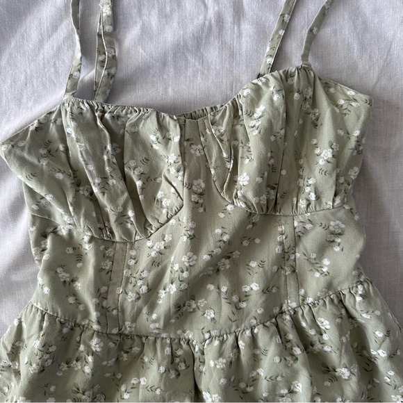 Hollister Floral Sundress XS Smocked Back Adjustable Straps - Picture 4 of 7
